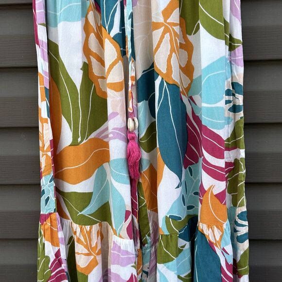 True Destinations Crop Wide Ruffle Leg Pants Size Medium Tropical Print Pull On - Picture 3 of 13